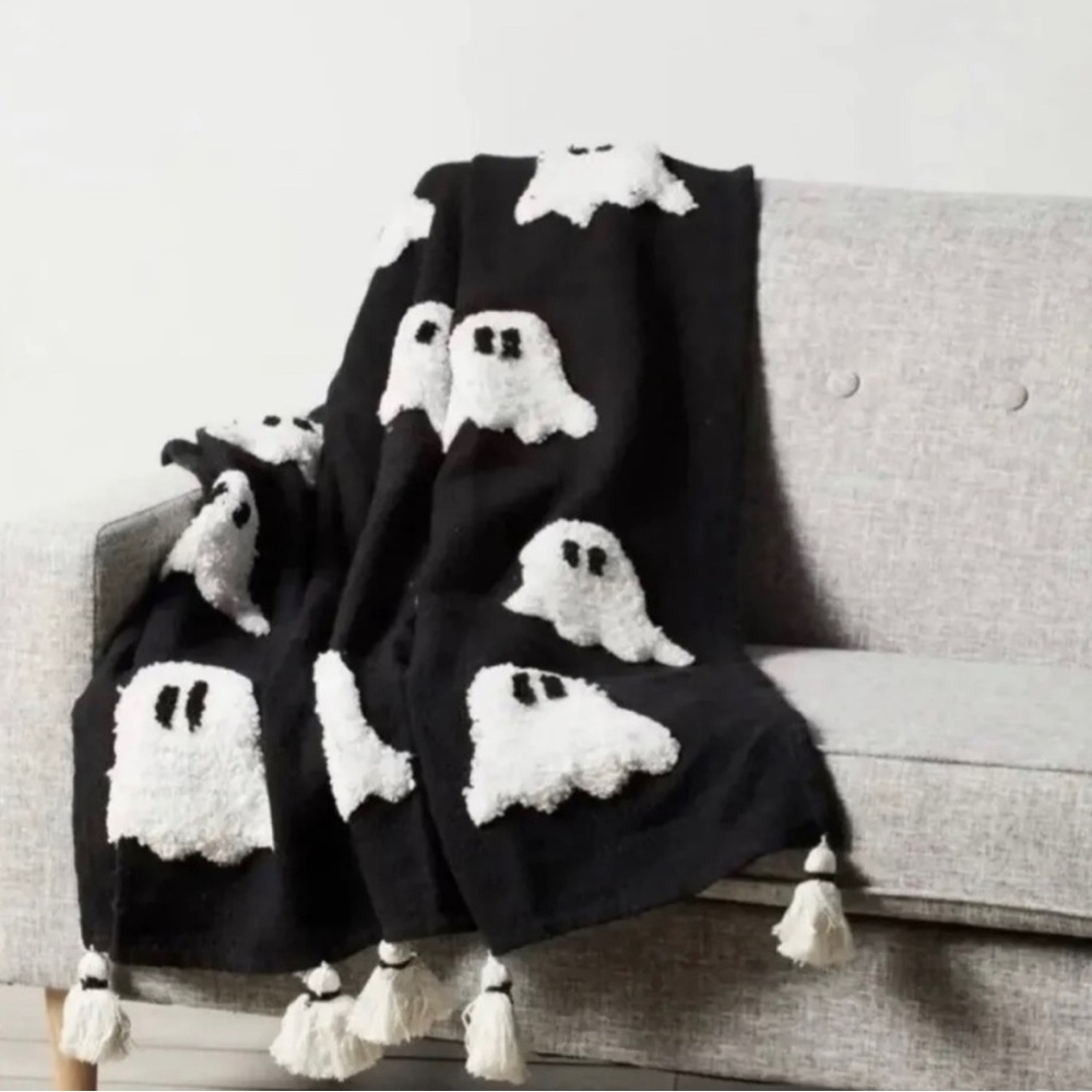 Rachel Zoe Black And White Decorative Throw Halloween Fall Tassel Blanket